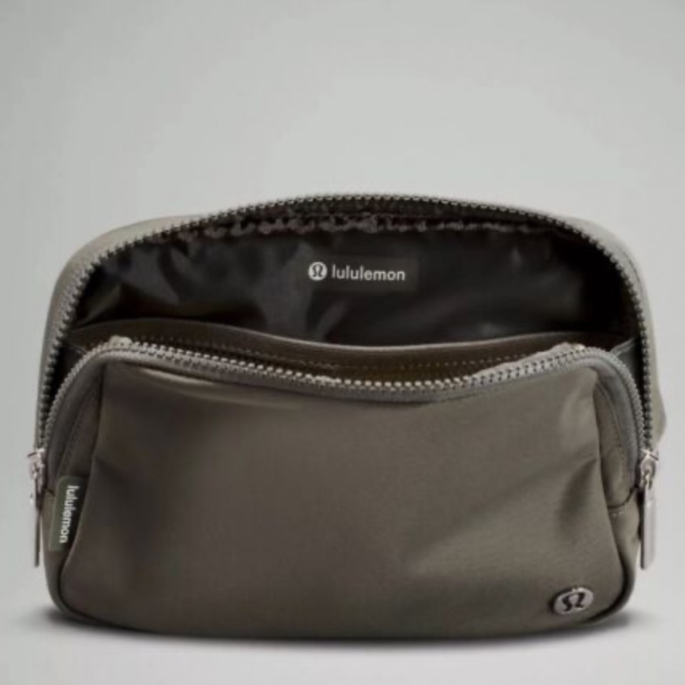 FINAL PRICE ❤️‍🔥 LULULEMON EVERYWHERE BELT BAG GREY SAGE NWT 1L SOLD OUT - Picture 3 of 7